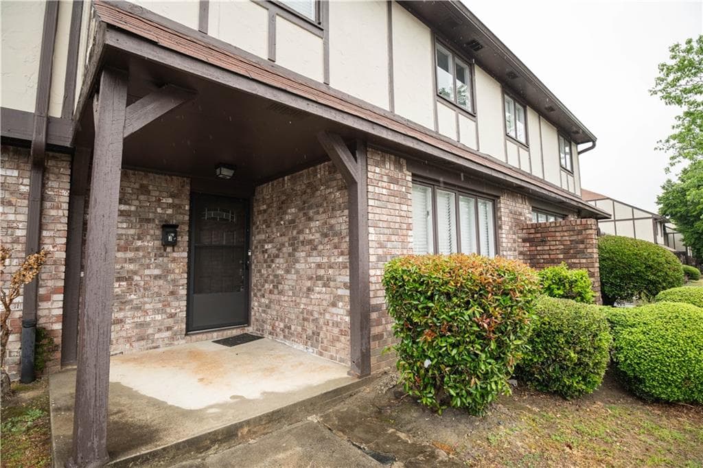 1196 Ashborough Drive J, Marietta, GA 30067 — most recent listing photo