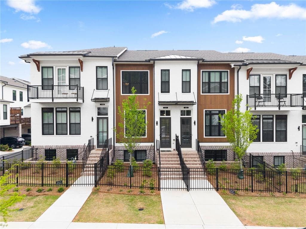 2 bedroom, 4 bathroom, 2,000 sq ft townhouse for sale at 320 Olmstead Way, Alpharetta, GA 30022