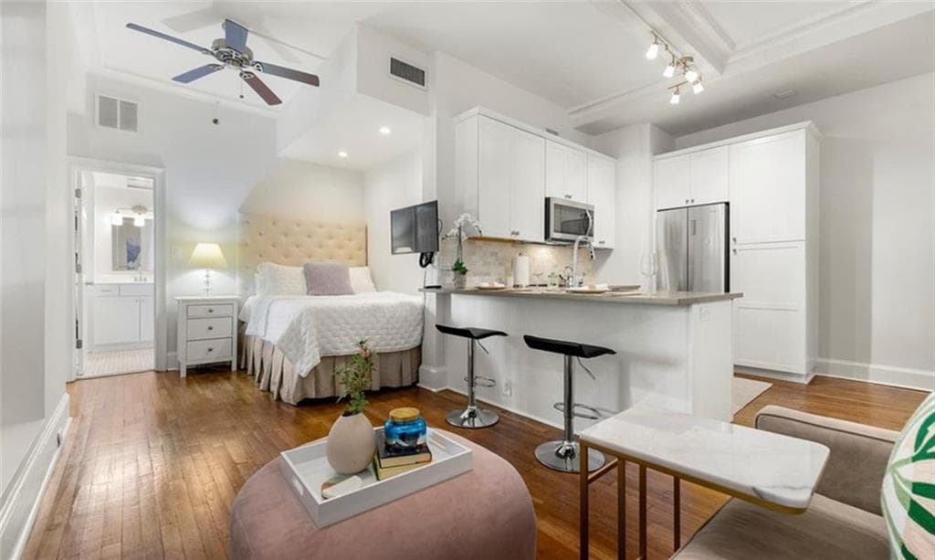 1 bedroom, 1 bathroom, 443 sq ft condominium for sale at 30 5th Street 203, Atlanta, GA 30308