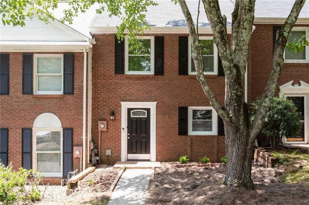 2 bedroom, 3 bathroom, 1,280 sq ft townhouse sold at 169 Willow Stream Court, Roswell, GA 30076