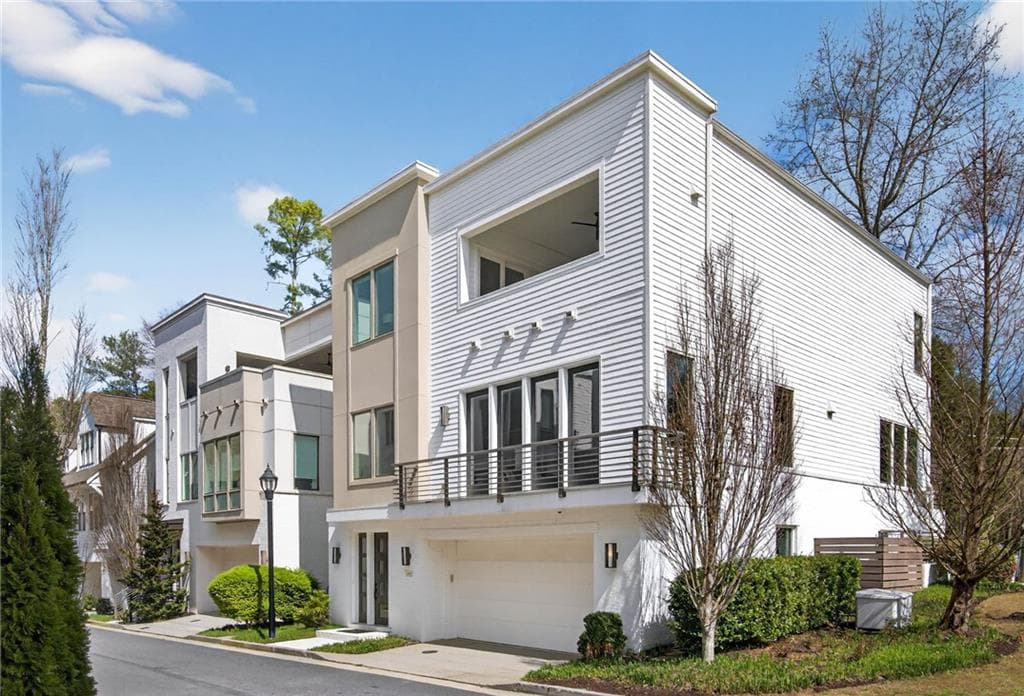 4 bedroom, 5 bathroom, 3,404 sq ft single family residence sold at 4005 Hazel Nut Lane, Atlanta, GA 30342