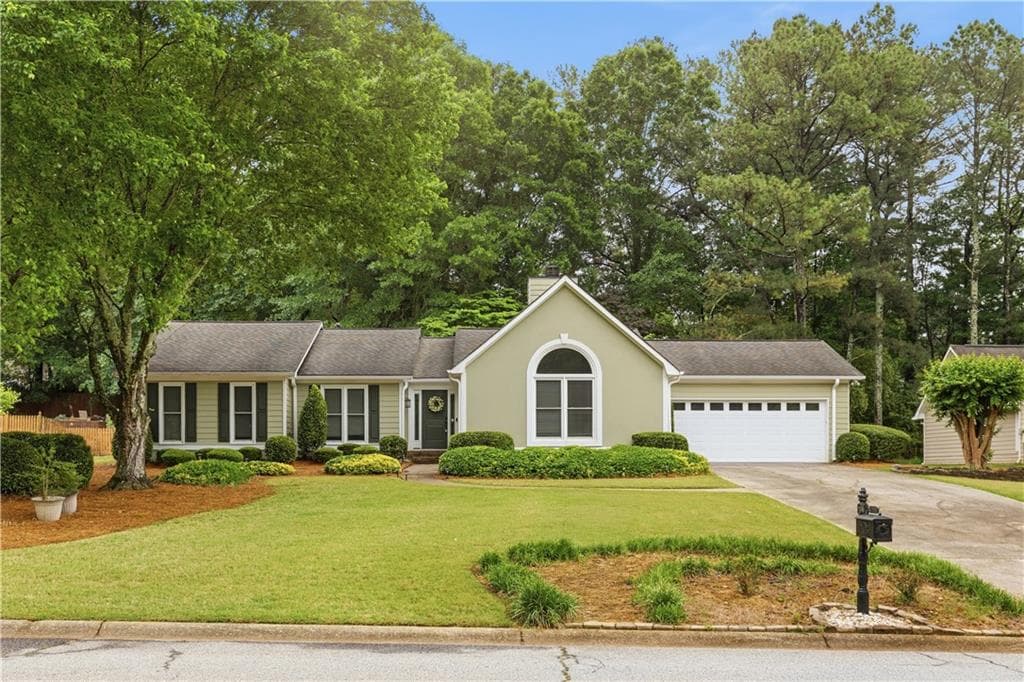 3 bedroom, 2 bathroom, 2,103 sq ft single family residence sold at 2824 Carriage Rowe, Duluth, GA 30096