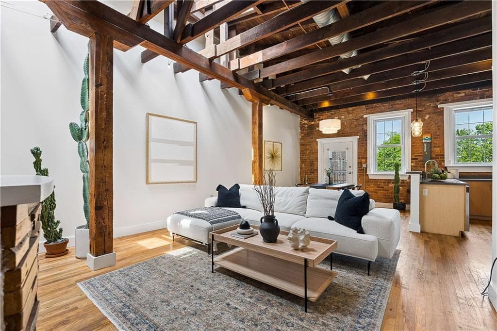 1 bedroom, 1 bathroom, 1,072 sq ft condominium sold at 267 Peters Street 206, Atlanta, GA 30313