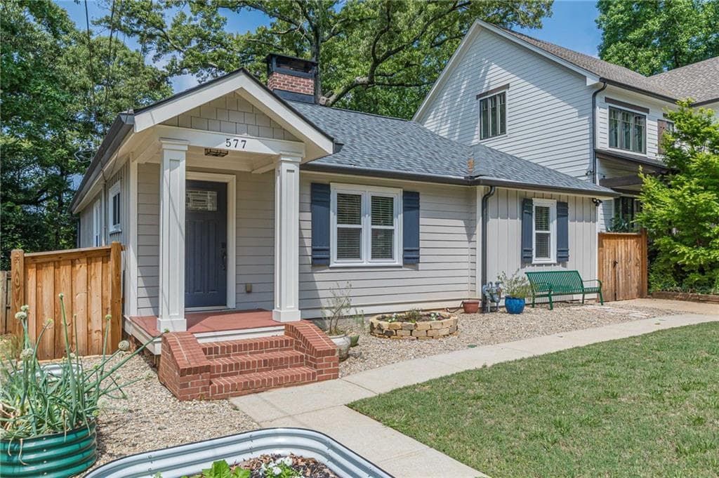 2 bedroom, 2 bathroom, 1,102 sq ft single family residence sold at 577 Glenwood Place, Atlanta, GA 30316