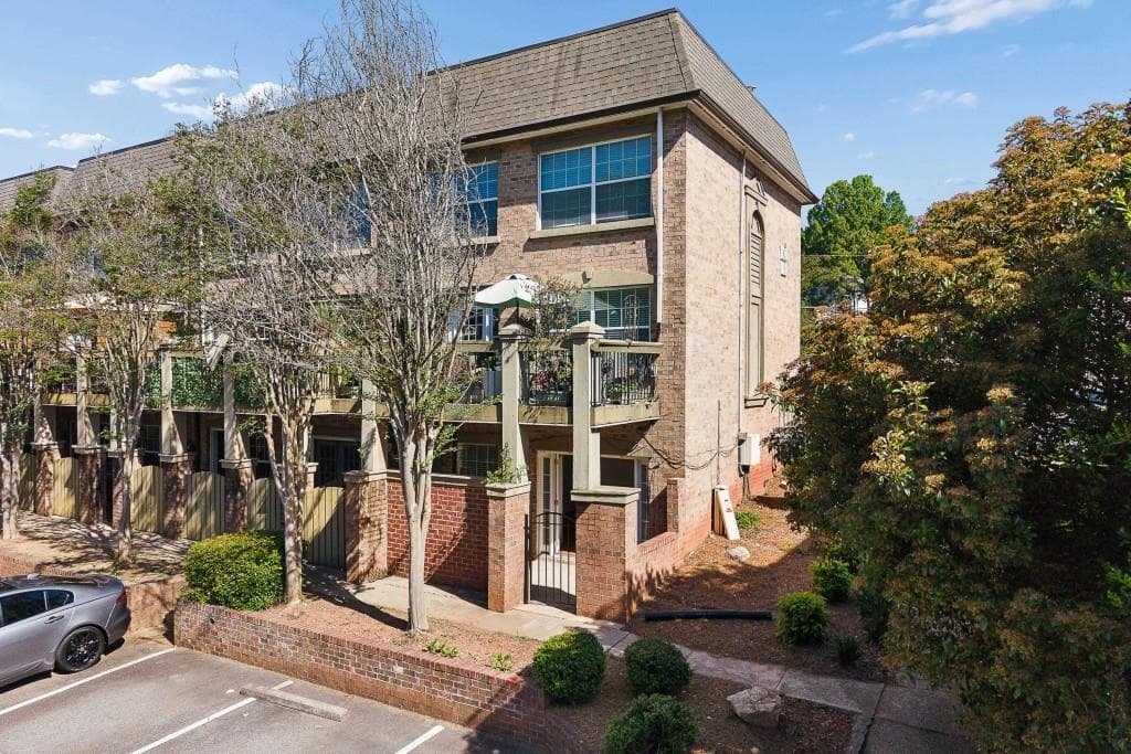 6980 Roswell Road C13, Atlanta, GA 30328 — most recent listing photo