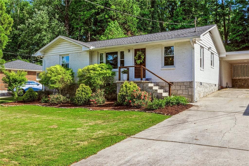 886 Scott Circle, Decatur, GA 30033 — most recent listing photo