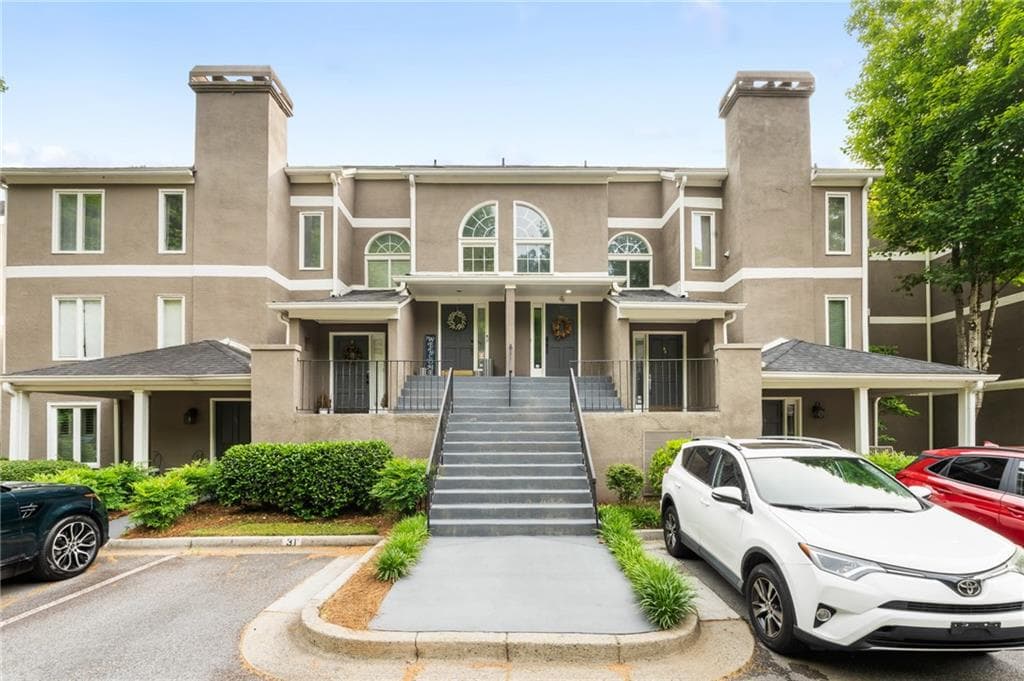 2 bedroom, 2 bathroom, 1,450 sq ft condominium sold at 34 Brittany Way 34, Atlanta, GA 30324