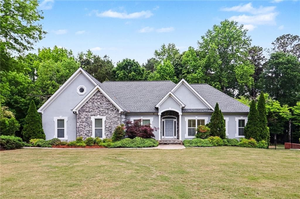 3 bedroom, 3 bathroom, 2,594 sq ft single family residence sold at 95 Bay Drive, Newnan, GA 30263