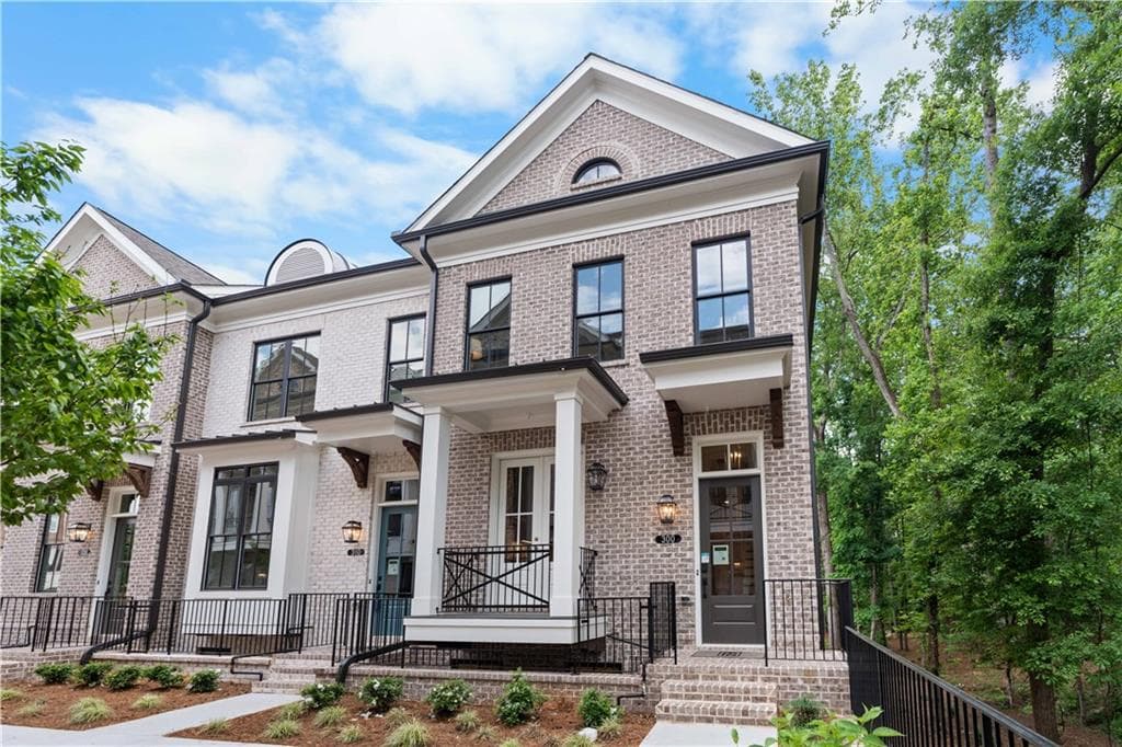 300 Crimson Pine Alley 9, Alpharetta, GA 30009 — most recent listing photo