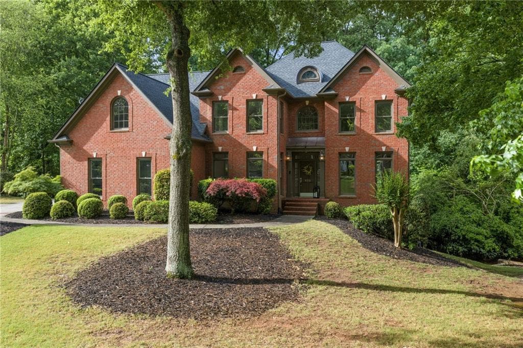 4 bedroom, 5 bathroom, 4,023 sq ft single family residence sold at 850 Riverhaven Drive, Suwanee, GA 30024