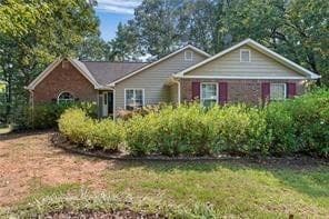 3 bedroom, 2 bathroom, 1,812 sq ft single family residence sold at 220 Daileys Plantation Drive, Mcdonough, GA 30253