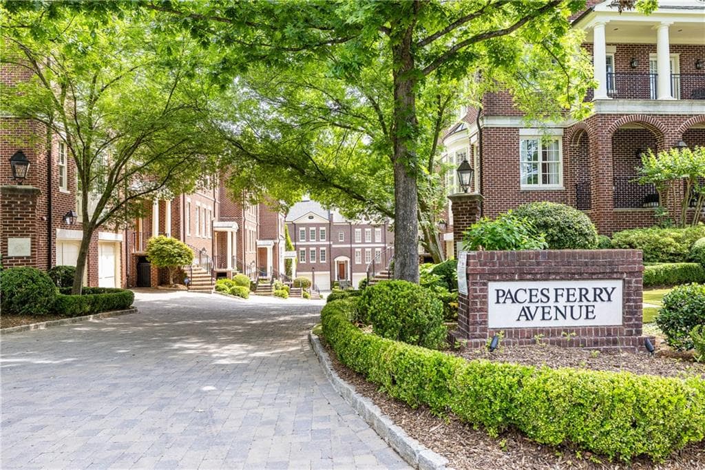 4 bedroom, 5 bathroom townhouse sold at 3322 Paces Ferry Avenue, Atlanta, GA 30339