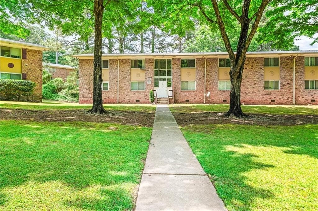 quadruplex sold at 1627 Line Circle, Decatur, GA 30032