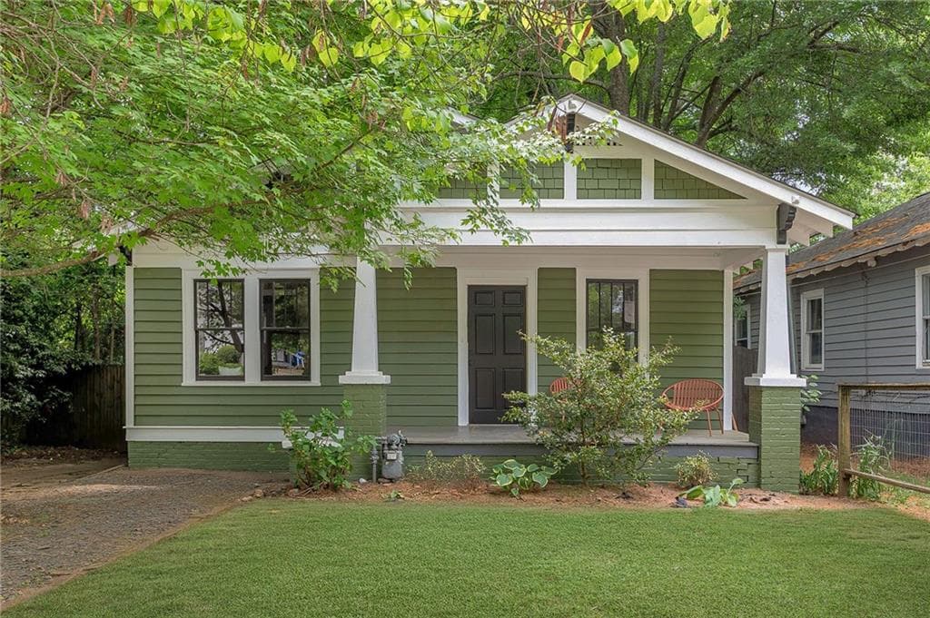 1 bedroom, 1 bathroom, 784 sq ft single family residence sold at 818 Elbert Street, Atlanta, GA 30310