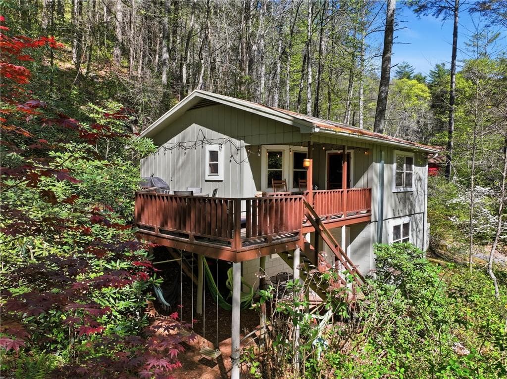3 bedroom, 2 bathroom, 1,498 sq ft single family residence for sale at 15 Salmon Road, Blairsville, GA 30512