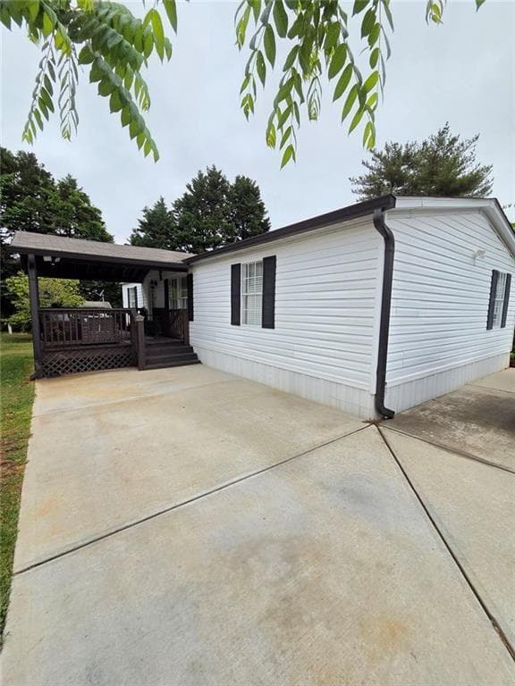 3 bedroom, 2 bathroom, 1,320 sq ft single family residence for sale at 4855 Peachtree Drive, Buford, GA 30518