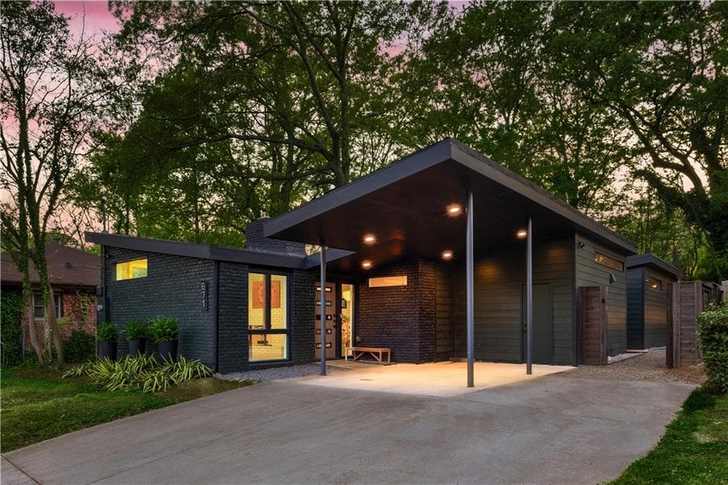 3 bedroom, 2 bathroom, 2,105 sq ft single family residence sold at 671 Clover St., Atlanta, GA 30310