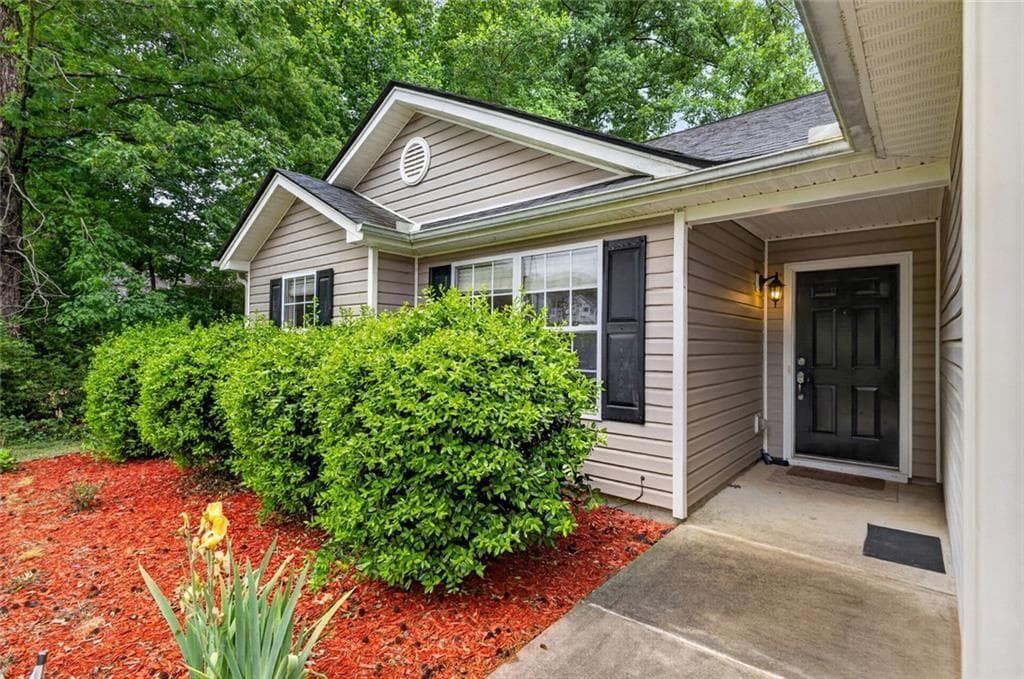 3 bedroom, 2 bathroom, 1,306 sq ft single family residence sold at 466 Raymond Drive, Winder, GA 30680