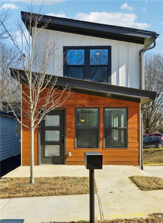 3 bedroom, 3 bathroom, 1,305 sq ft single family residence sold at 1058 West Avenue, Atlanta, GA 30315
