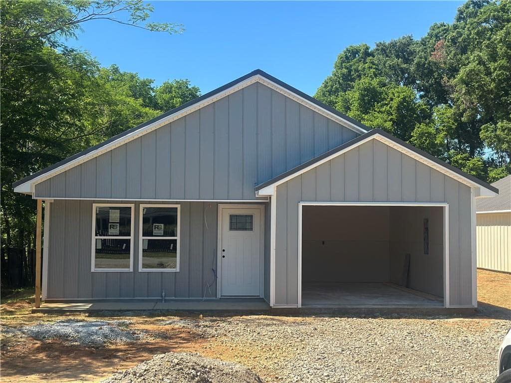 3 bedroom, 2 bathroom, 1,292 sq ft single family residence sold at 543 Old Tennessee Highway, White, GA 30184