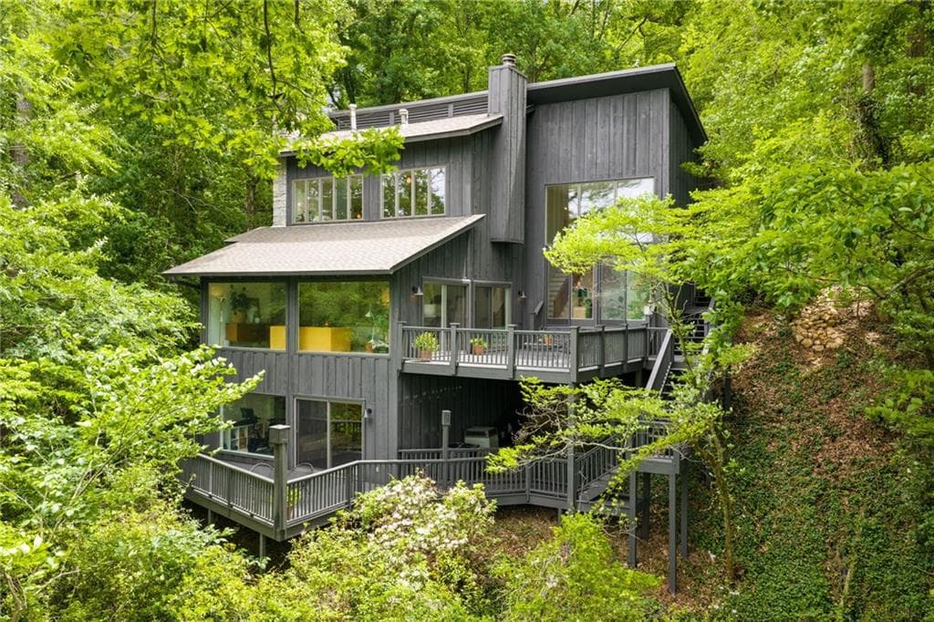 225 River North Drive, Atlanta, GA 30328 — most recent listing photo