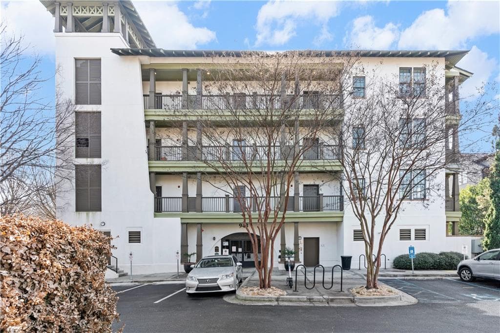 1 bedroom, 1 bathroom, 762 sq ft condominium sold at 943 N Ormewood Park 402, Atlanta, GA 30316