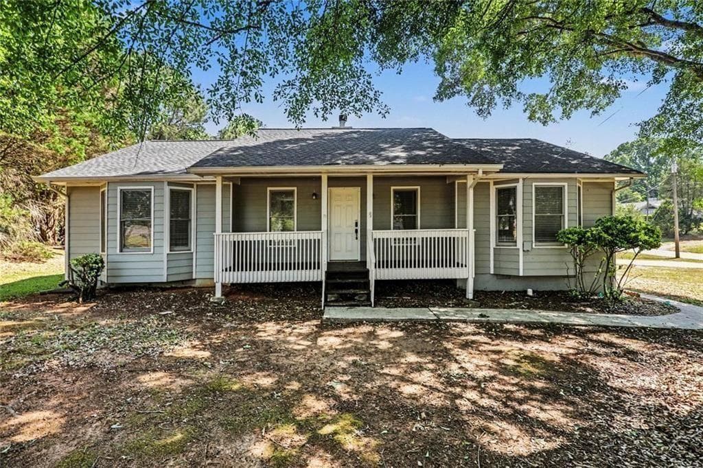 3 bedroom, 2 bathroom, 1,608 sq ft single family residence sold at 390 Anna Avenue, Palmetto, GA 30268