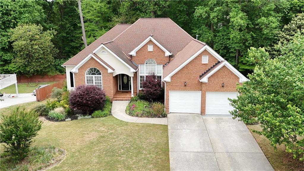 4 bedroom, 3 bathroom, 2,497 sq ft single family residence sold at 261 Graymist Path, Loganville, GA 30052
