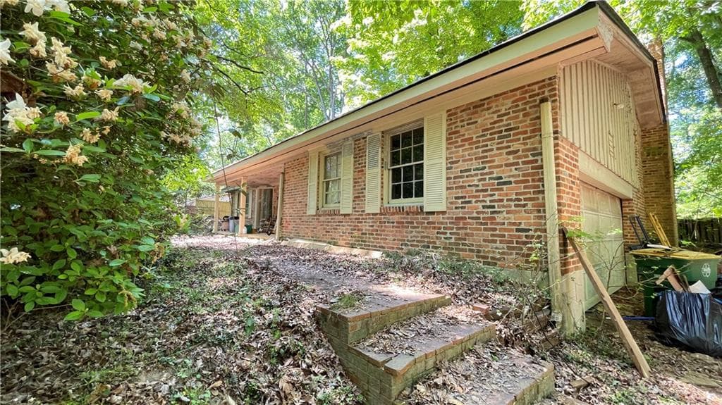 3 bedroom, 2 bathroom, 2,041 sq ft single family residence sold at 200 Riverside Drive, Athens, GA 30606