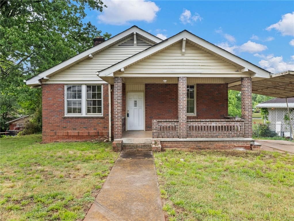 2 bedroom, 1 bathroom, 962 sq ft single family residence sold at 22 C Avenue, Gainesville, GA 30504