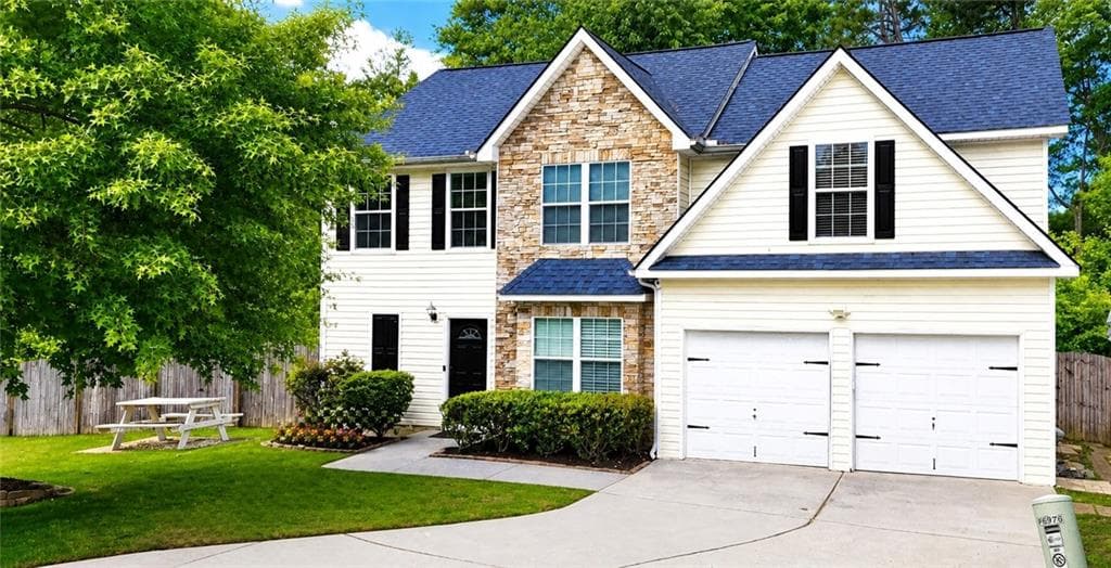 4 bedroom, 3 bathroom, 2,024 sq ft single family residence for sale at 6978 Foxmoor Way, Douglasville, GA 30134