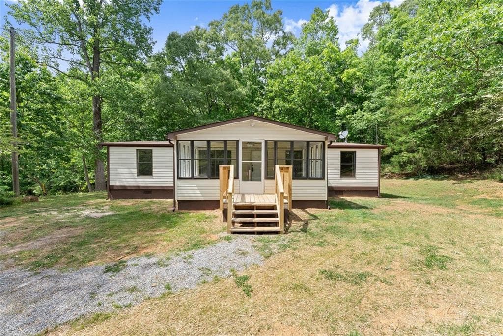 3 bedroom, 2 bathroom, 1,196 sq ft single family residence sold at 4934 Rilla Road, Gainesville, GA 30506