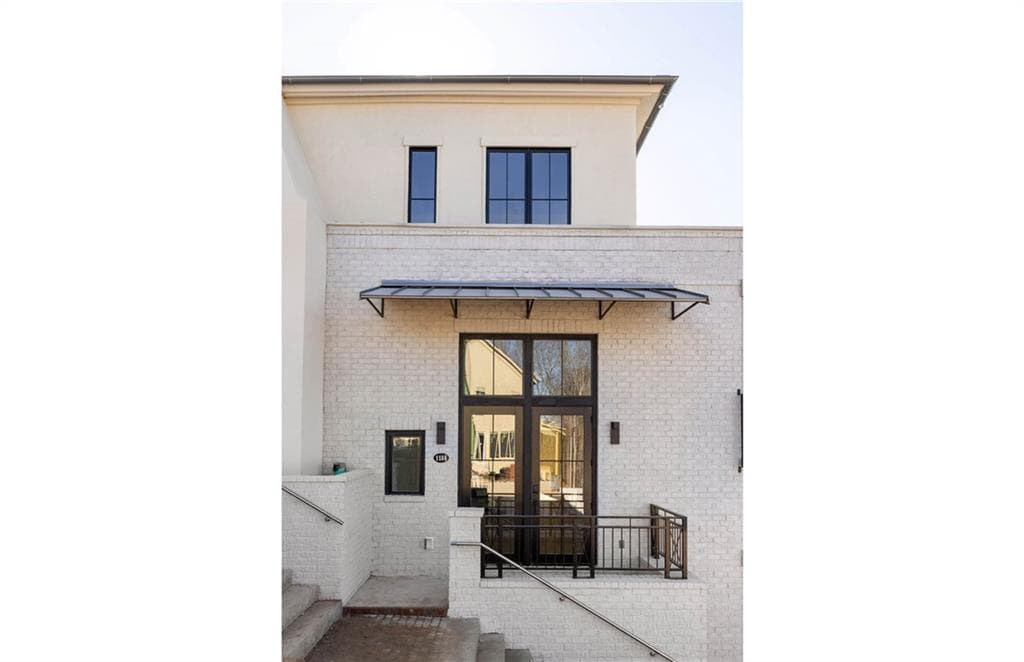 3 bedroom, 3 bathroom, 1,556 sq ft townhouse for sale at 1184 Lupo Loop, Chattahoochee Hills, GA 30268