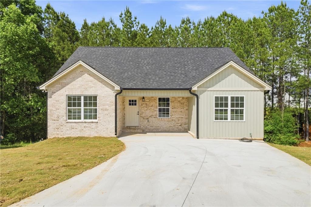 4 bedroom, 2 bathroom, 1,510 sq ft single family residence sold at 119 Rons Court, Calhoun, GA 30701