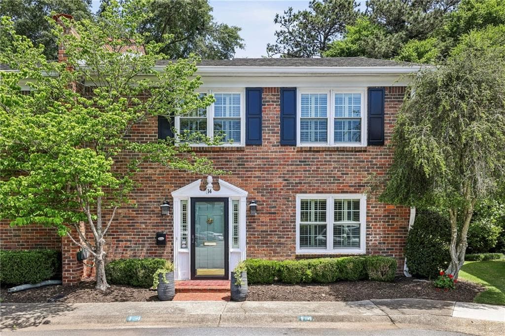 3 bedroom, 3 bathroom, 2,180 sq ft condominium sold at 4545 Wieuca Road 14, Atlanta, GA 30342