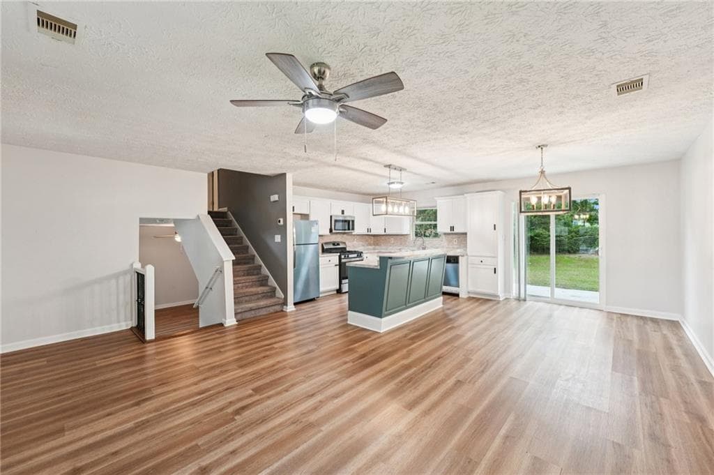 3 bedroom, 2 bathroom, 1,630 sq ft single family residence sold at 5415 Radford Lane, Lithonia, GA 30038