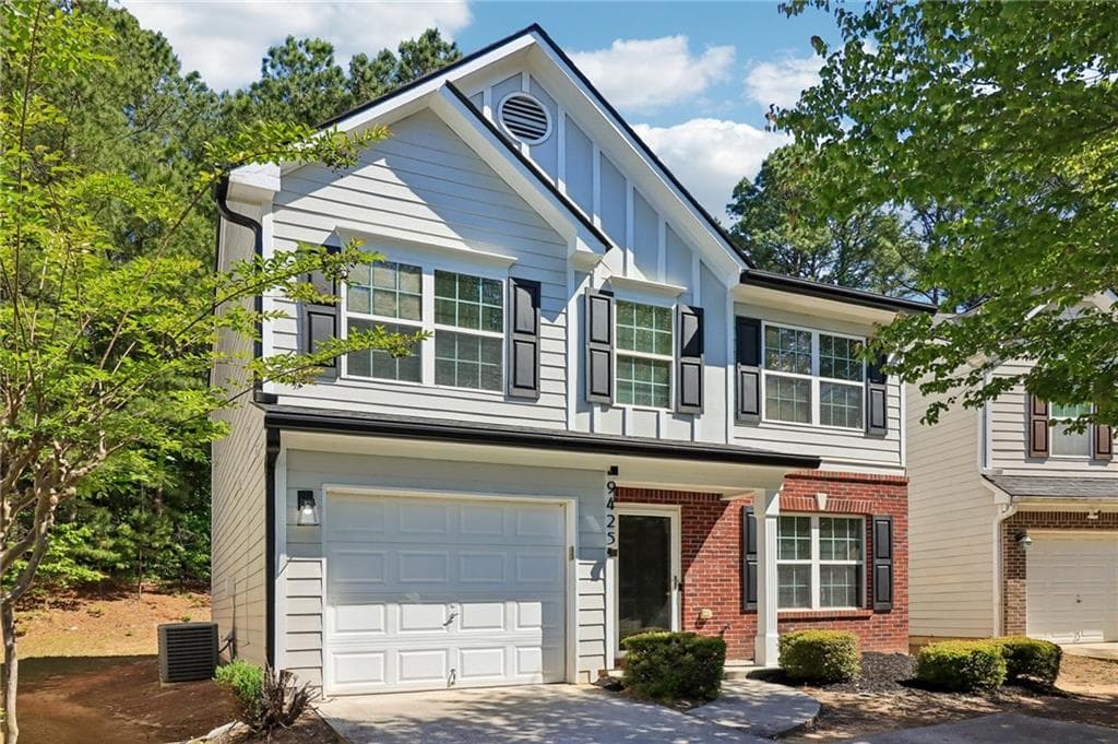 3 bedroom, 3 bathroom, 1,739 sq ft single family residence sold at 9425 Lakeview Road, Union City, GA 30291