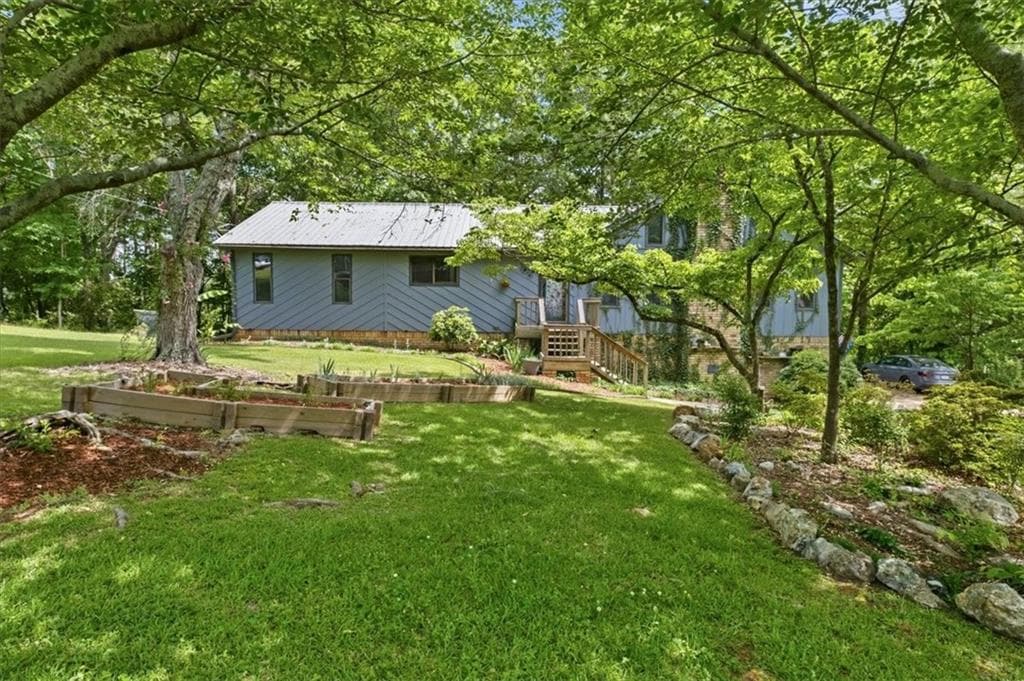 5 bedroom, 3 bathroom, 2,464 sq ft single family residence under contract at 9 Downing Street, Rome, GA 30161