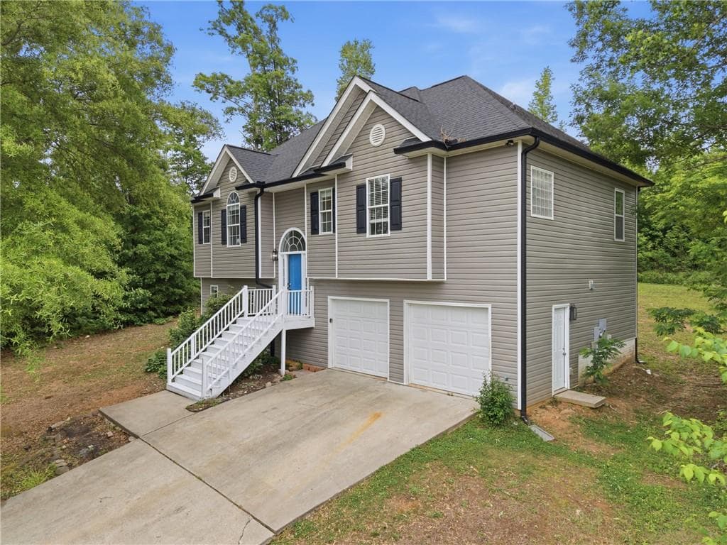 3 bedroom, 2 bathroom, 1,949 sq ft single family residence sold at 109 Arlington Court, Newnan, GA 30263