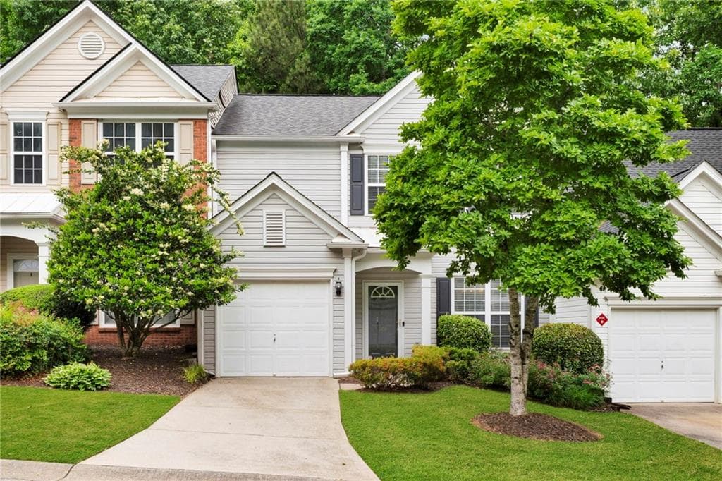 3 bedroom, 3 bathroom, 1,660 sq ft townhouse sold at 104 Kenninghall Drive, Smyrna, GA 30082