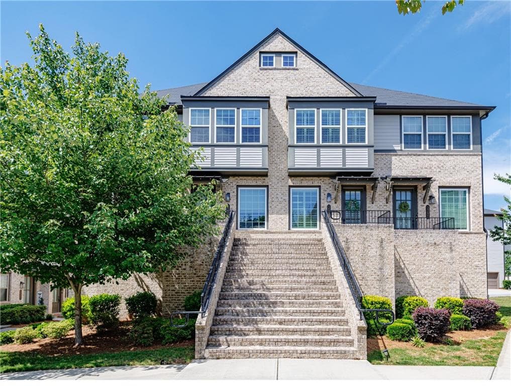 3 bedroom, 4 bathroom, 1,722 sq ft townhouse sold at 3785 Allegretto Circle 230, Atlanta, GA 30339