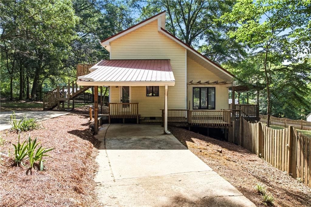 3 bedroom, 2 bathroom, 1,400 sq ft single family residence sold at 389 Peachtree Road, Jefferson, GA 30549