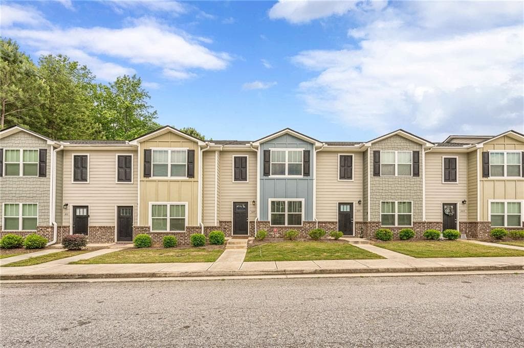 3 bedroom, 3 bathroom, 1,620 sq ft townhouse sold at 327 Ashigan Street, Union City, GA 30291