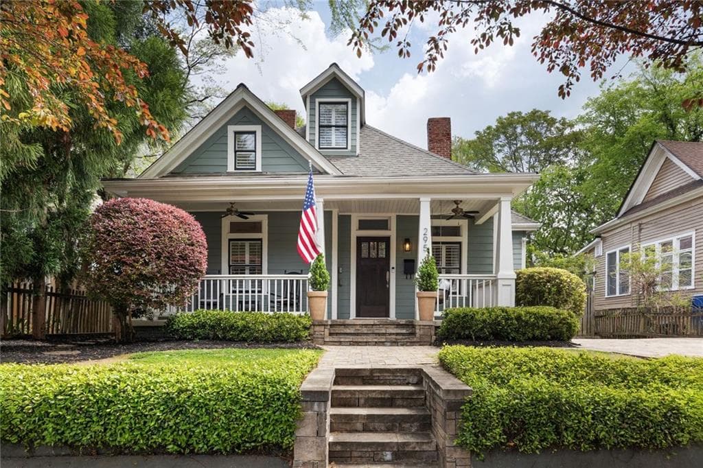 5 bedroom, 3 bathroom, 3,681 sq ft single family residence sold at 295 Alaska Avenue, Atlanta, GA 30312