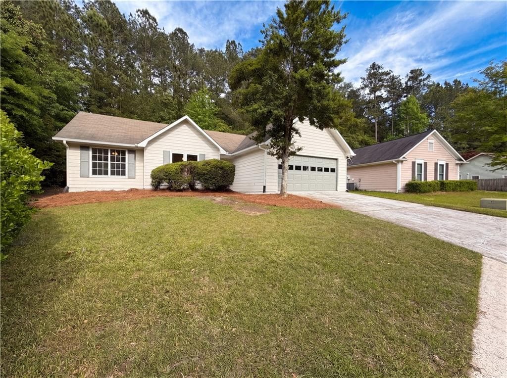 3 bedroom, 2 bathroom, 1,412 sq ft single family residence for sale at 430 Cornwallis Way, Fayetteville, GA 30214
