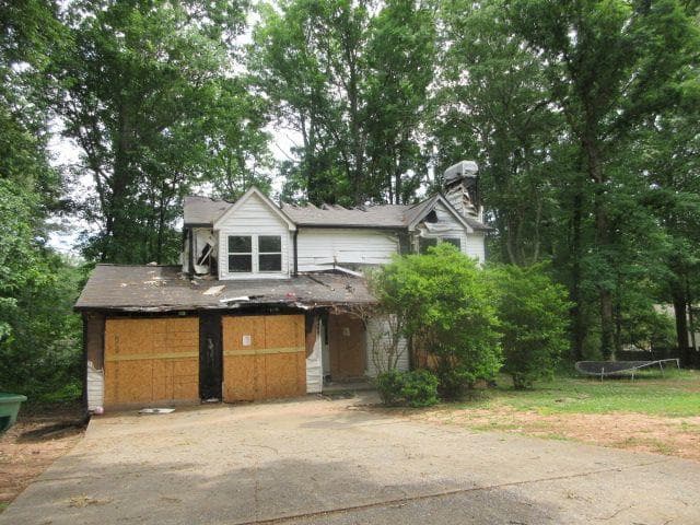 3 bedroom, 3 bathroom, 1,690 sq ft single family residence sold at 5333 Greenhedge Trail, Stone Mountain, GA 30088