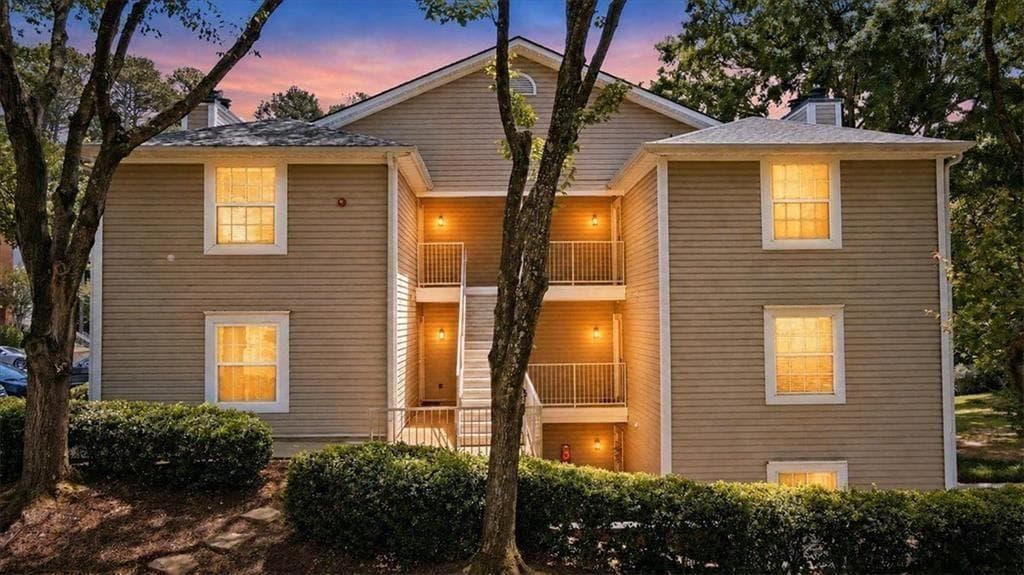 2 bedroom, 2 bathroom, 1,128 sq ft condominium sold at 1381 Keys Crossing Drive, Brookhaven, GA 30319