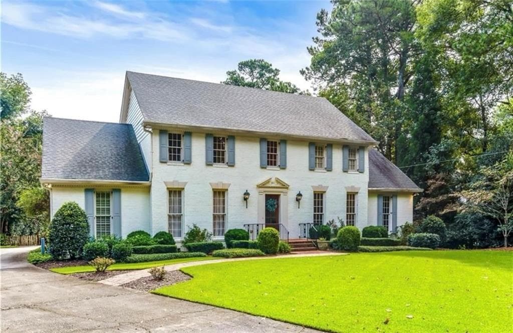5 bedroom, 4 bathroom, 4,668 sq ft single family residence sold at 3200 Farmington, Vinings, GA 30339