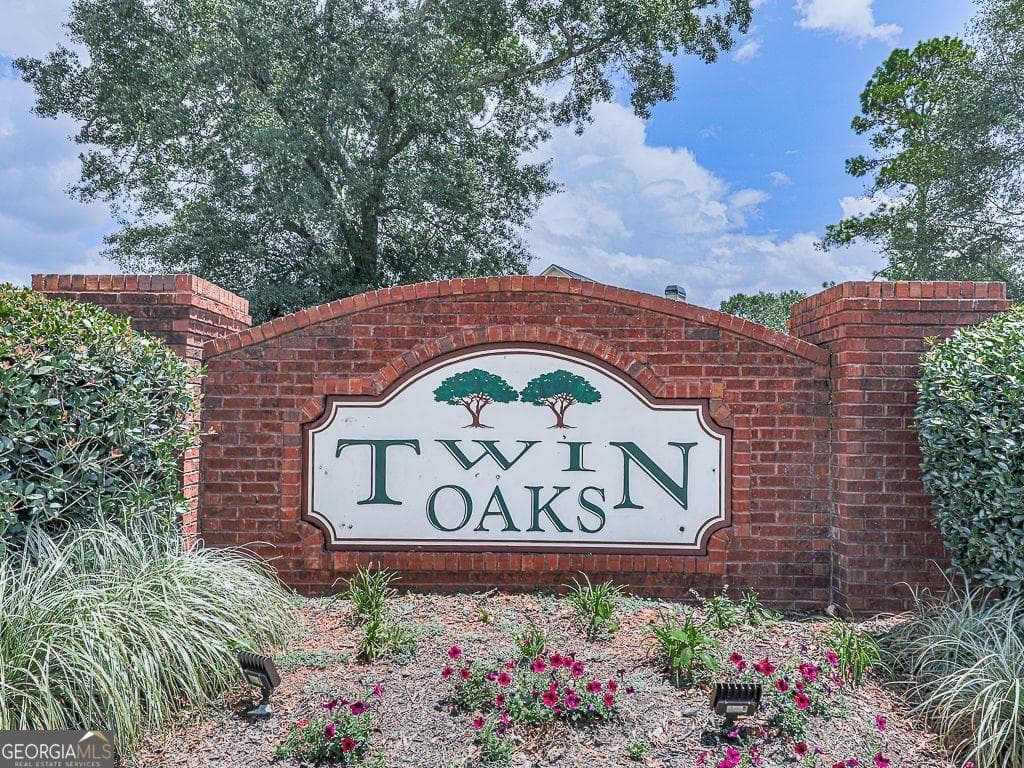 5 bedroom, 3 bathroom, 3,153 sq ft single family residence sold at 600 Nine Oaks Circle, Villa Rica, GA 30180