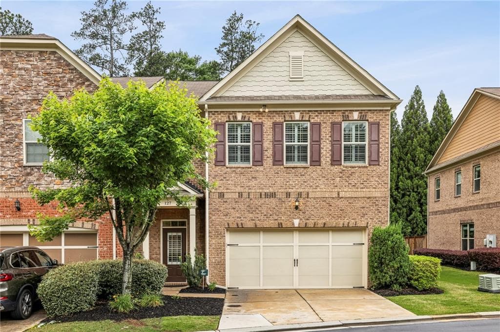 3 bedroom, 4 bathroom, 2,518 sq ft townhouse sold at 127 Barkley Lane, Atlanta, GA 30328